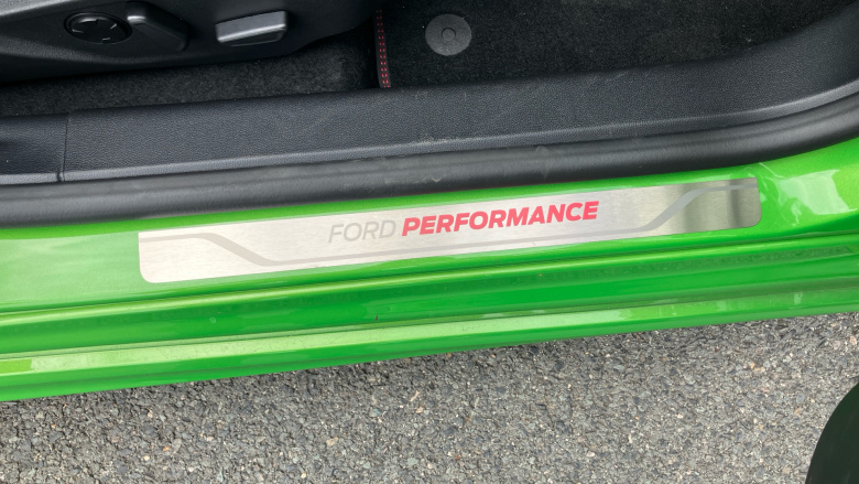 Ford Focus ST 2.3 EcoBoost ST 5dr Auto Petrol Estate